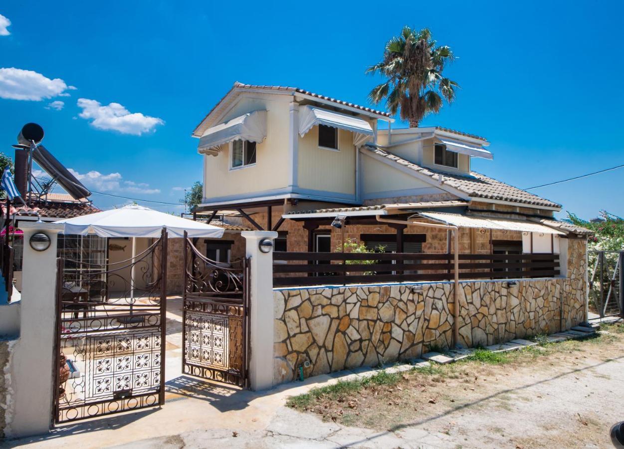 Villa Borgo! Ευχάριστο Εξοχικό Σπίτι Δίπλα Στη Θάλασσα!! à Lefkáda Extérieur photo