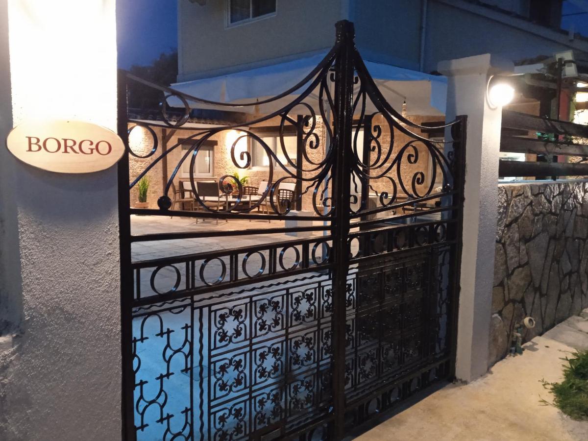 Villa Borgo! Ευχάριστο Εξοχικό Σπίτι Δίπλα Στη Θάλασσα!! à Lefkáda Extérieur photo
