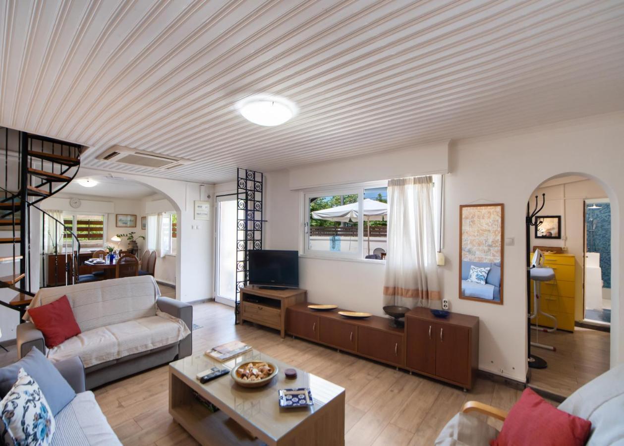 Villa Borgo! Ευχάριστο Εξοχικό Σπίτι Δίπλα Στη Θάλασσα!! à Lefkáda Extérieur photo